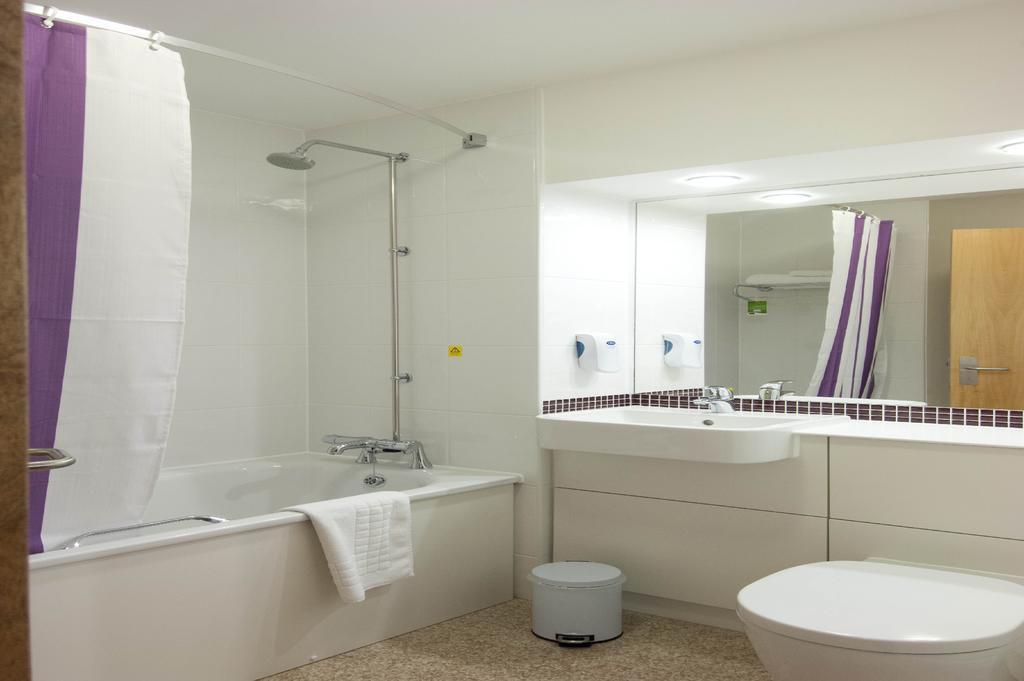 Premier Inn Southsea Portsmouth Bagian luar foto