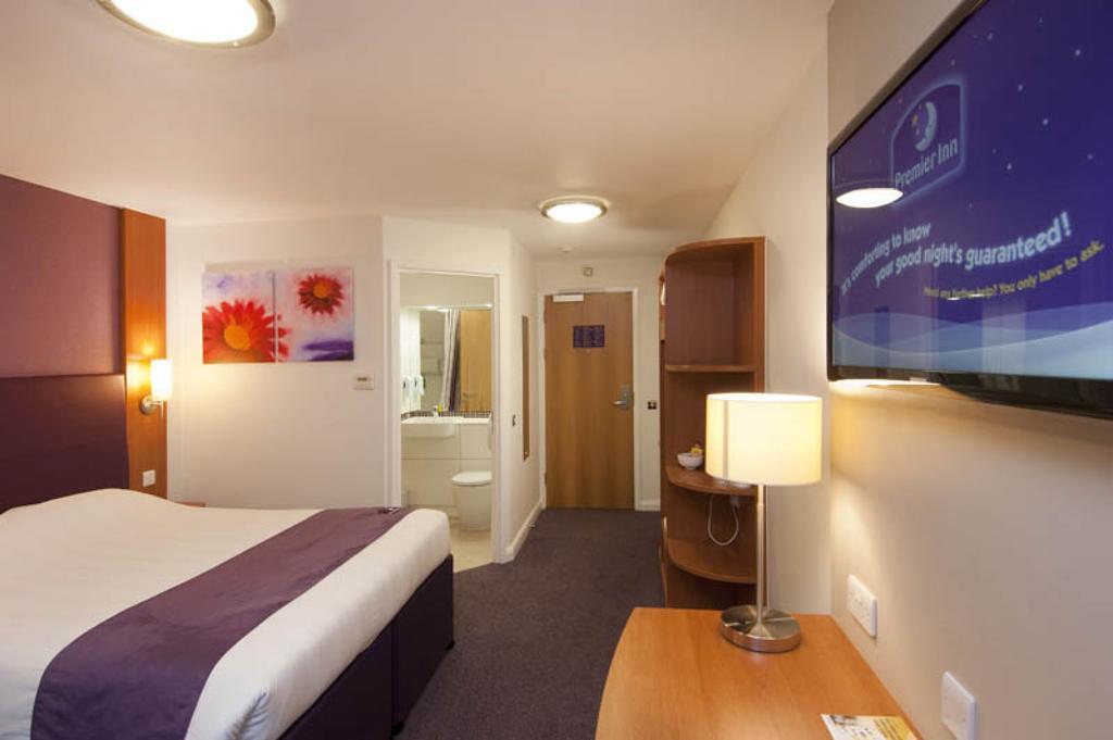 Premier Inn Southsea Portsmouth Bagian luar foto