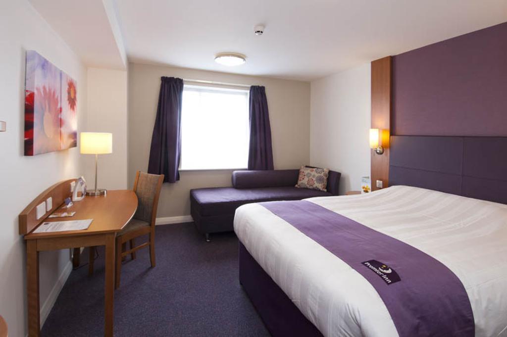 Premier Inn Southsea Portsmouth Bagian luar foto