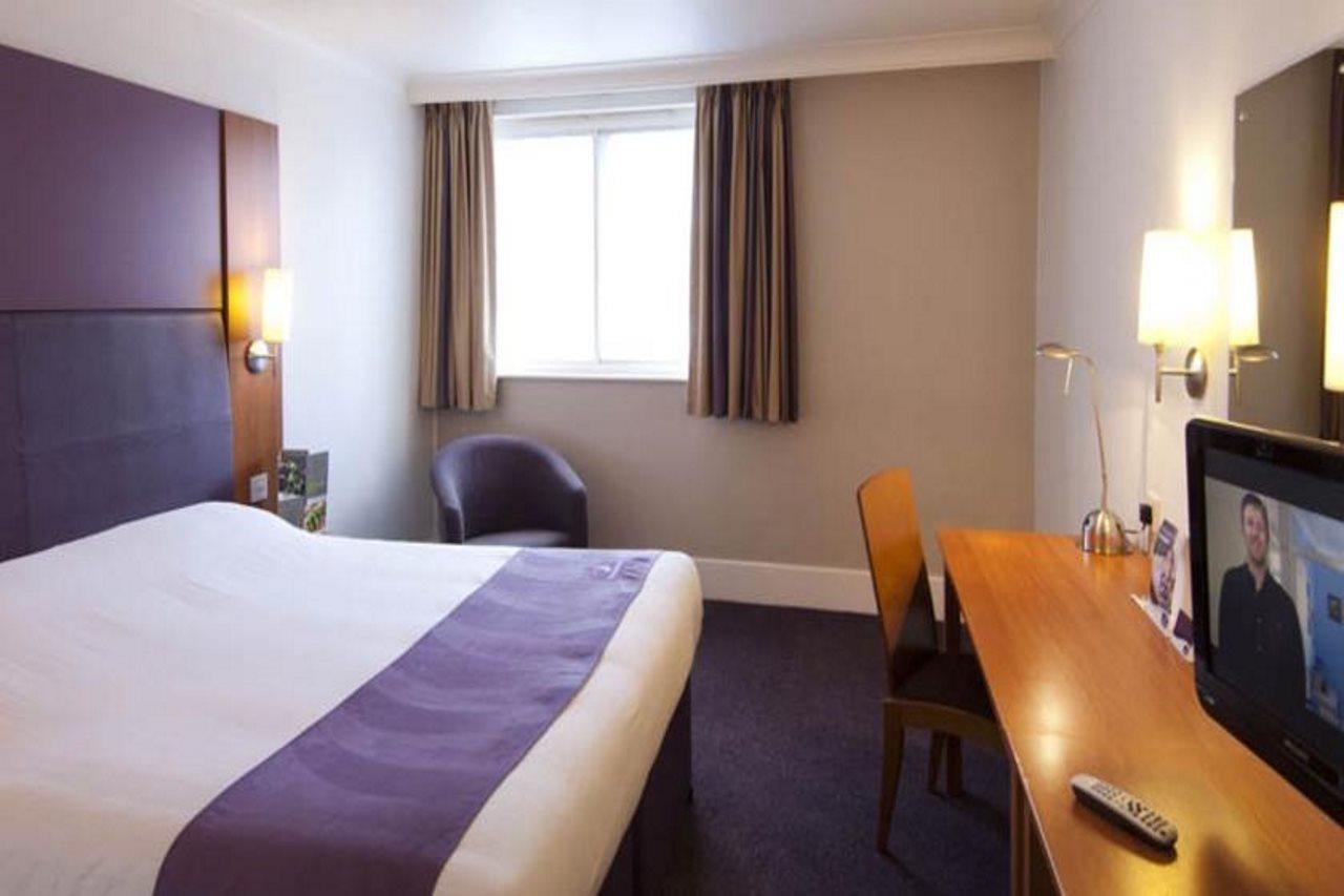Premier Inn Southsea Portsmouth Bagian luar foto