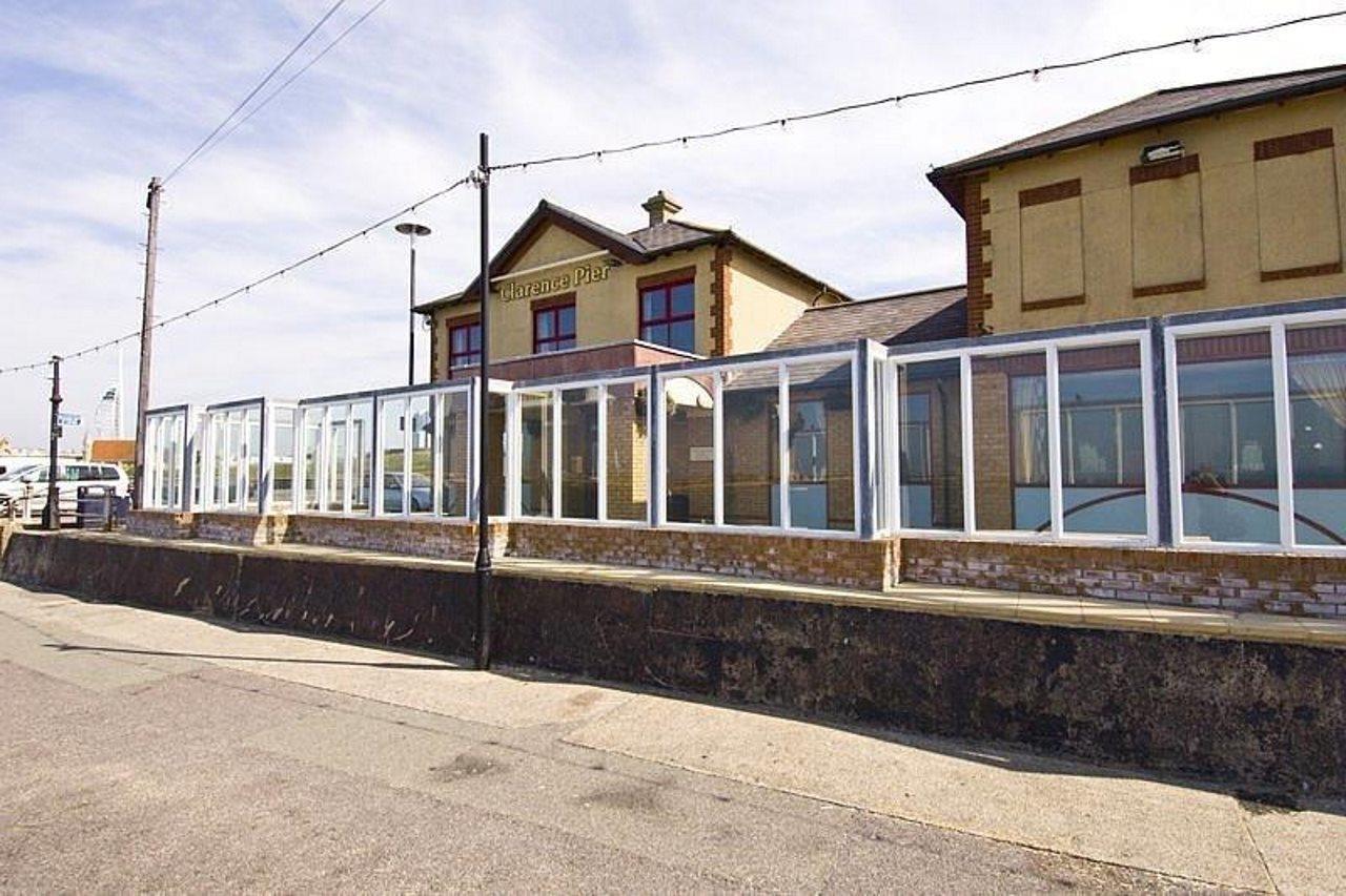 Premier Inn Southsea Portsmouth Bagian luar foto