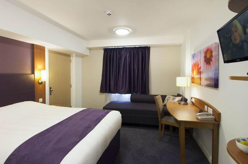 Premier Inn Southsea Portsmouth Bagian luar foto